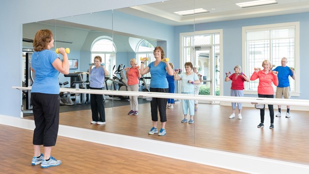 SFT_63346_Dec.2023Blog seniors participating in an exercise class